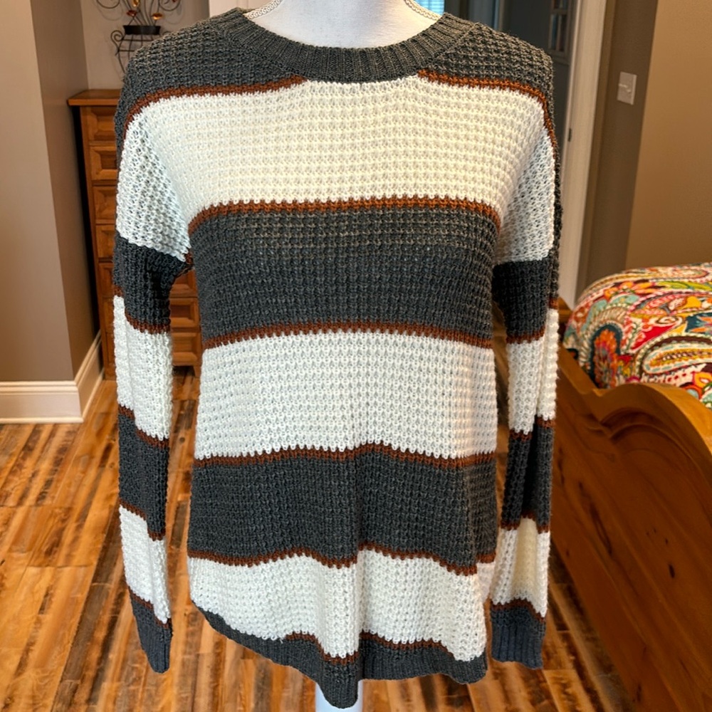 SO Women's Striped Crew Neck Sweater - Gray, Cream, Brown